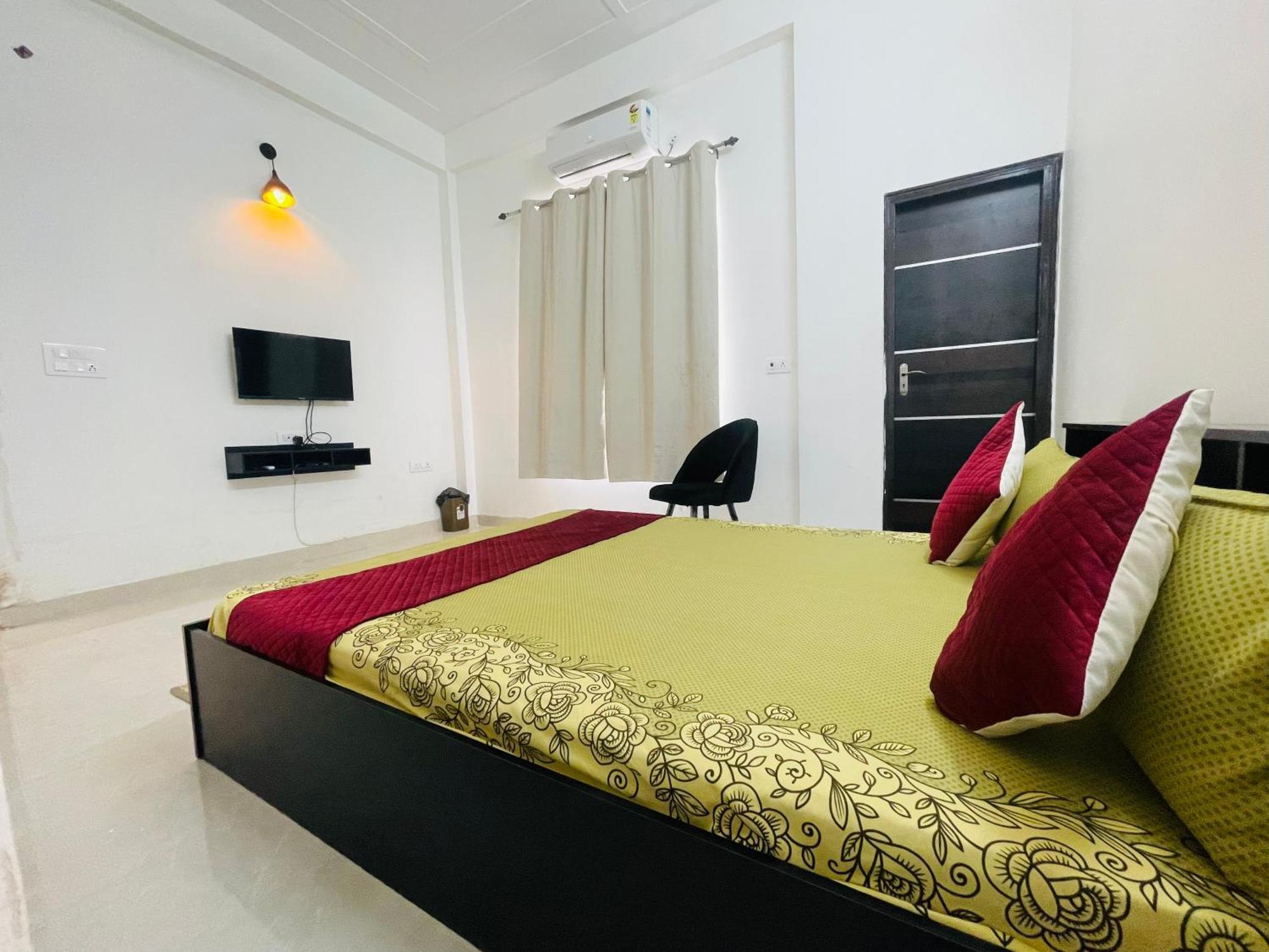 Atulyam Stays Sushant Golf City Lucknow Exterior foto