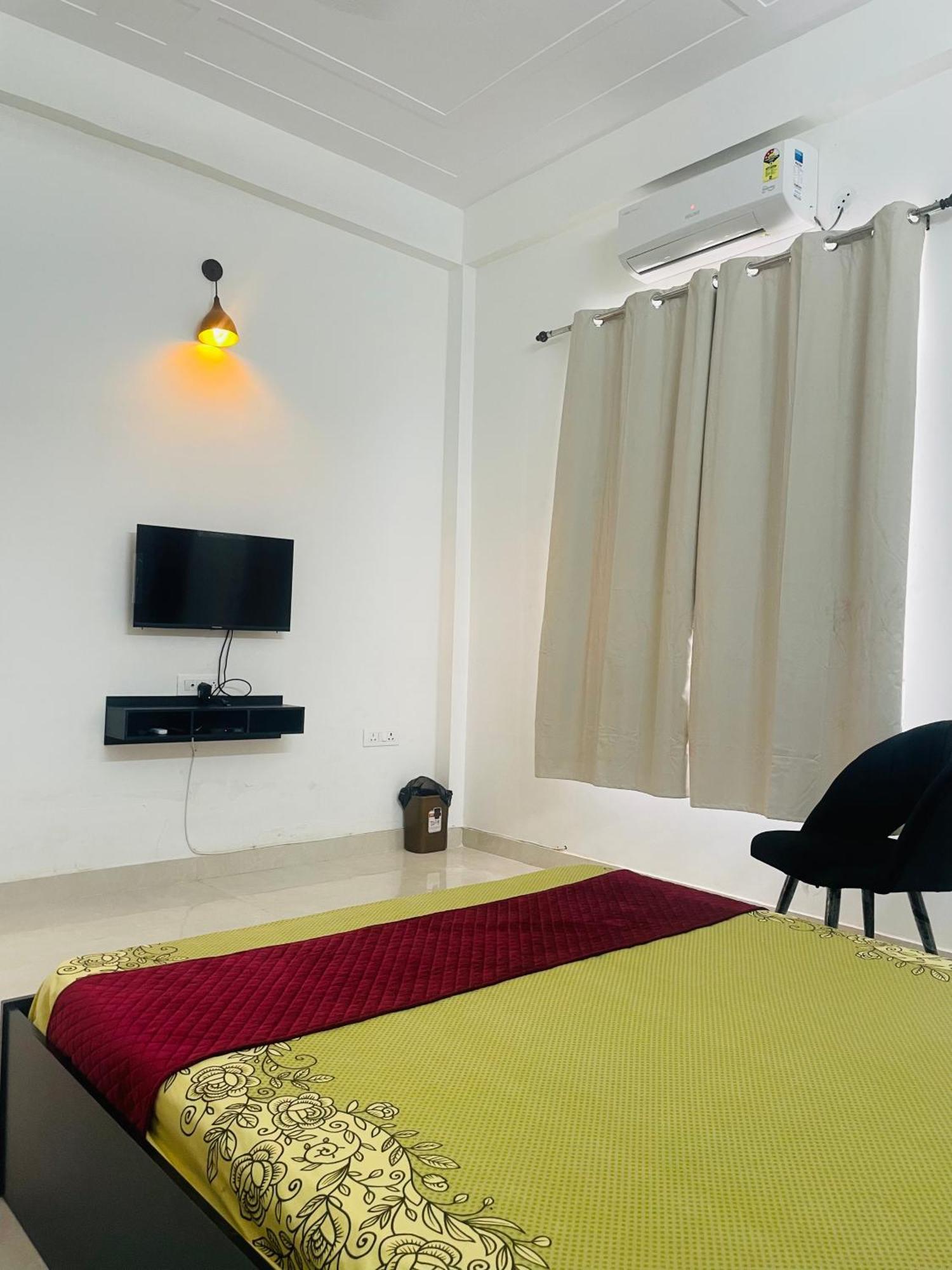 Atulyam Stays Sushant Golf City Lucknow Exterior foto